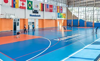 Imagem representativa do Esportes. A imagem exibe alunos e o ambiente do Esportes no colégio Humboldt